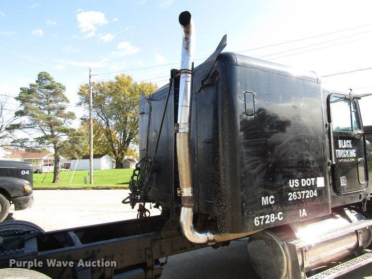 image for item DG6644 1992 Freightliner FLD120 semi truck