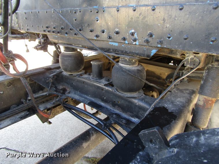 image for item DG6644 1992 Freightliner FLD120 semi truck