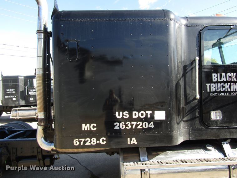 image for item DG6644 1992 Freightliner FLD120 semi truck