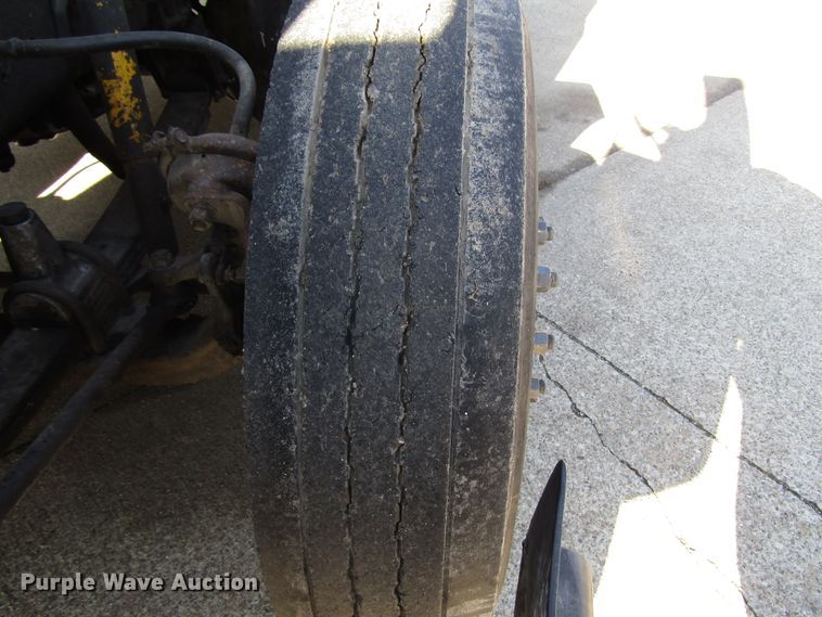 image for item DG6644 1992 Freightliner FLD120 semi truck