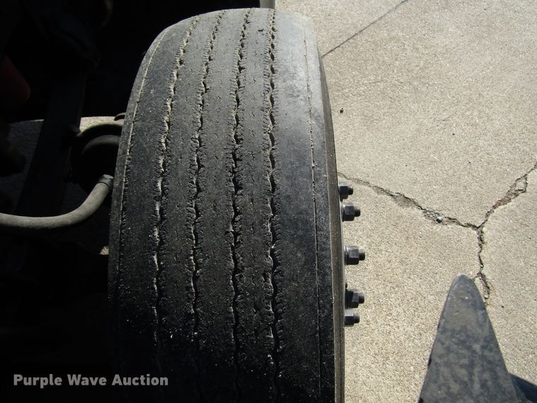 image for item DG6644 1992 Freightliner FLD120 semi truck