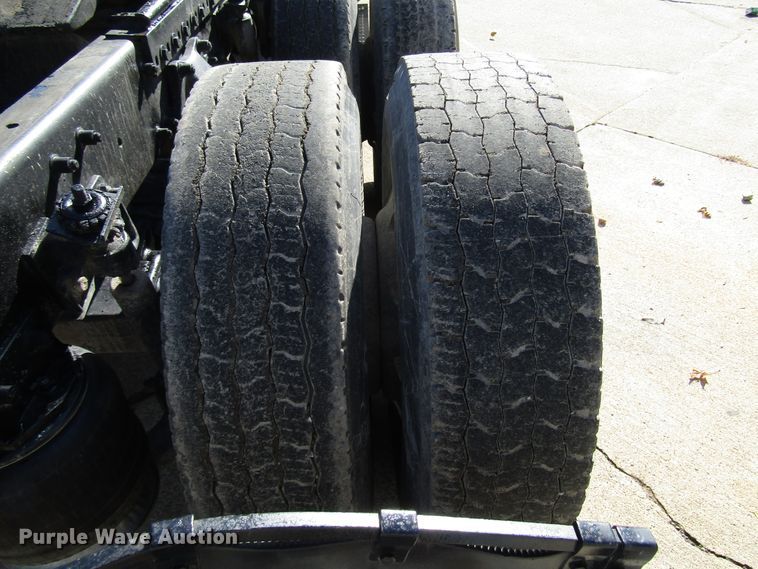 image for item DG6644 1992 Freightliner FLD120 semi truck