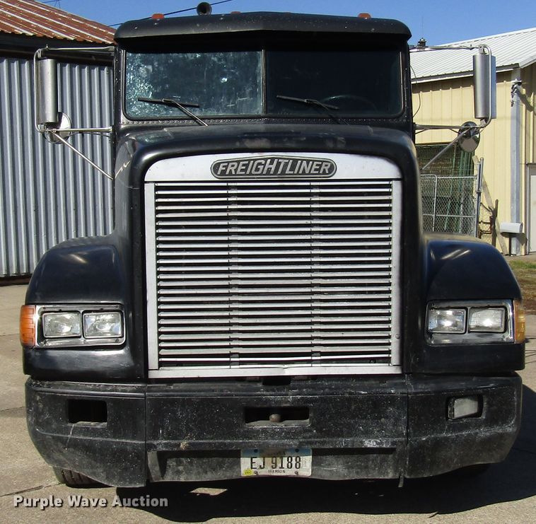image for item DG6645 1994 Freightliner FLD120 semi truck