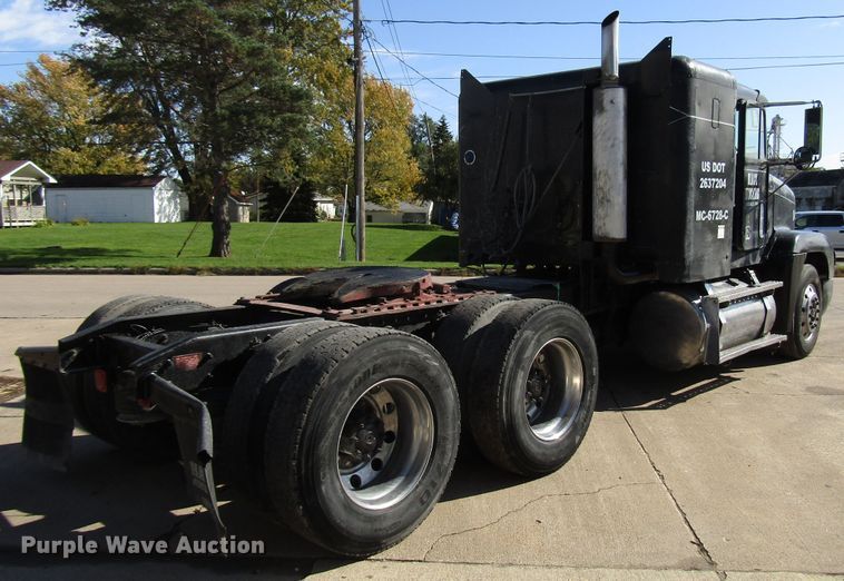 image for item DG6645 1994 Freightliner FLD120 semi truck