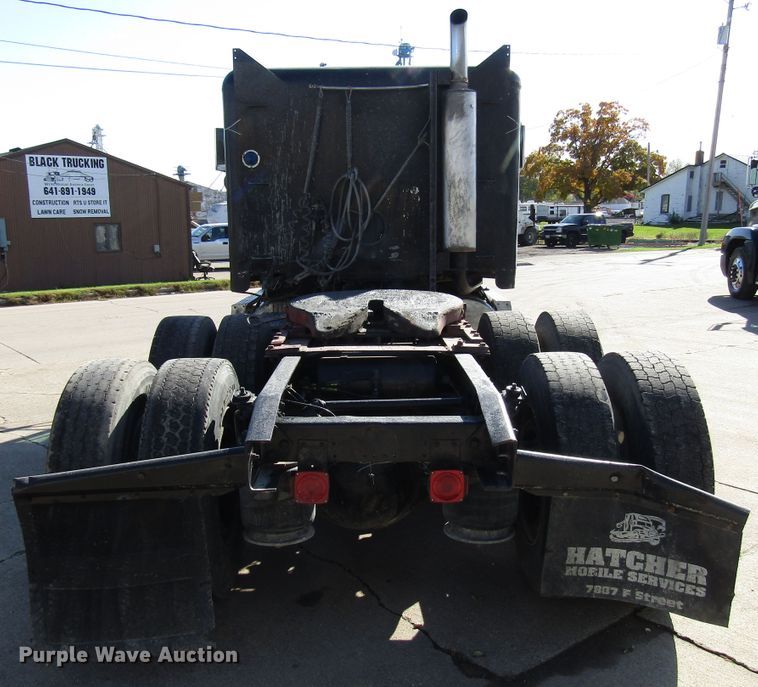 image for item DG6645 1994 Freightliner FLD120 semi truck