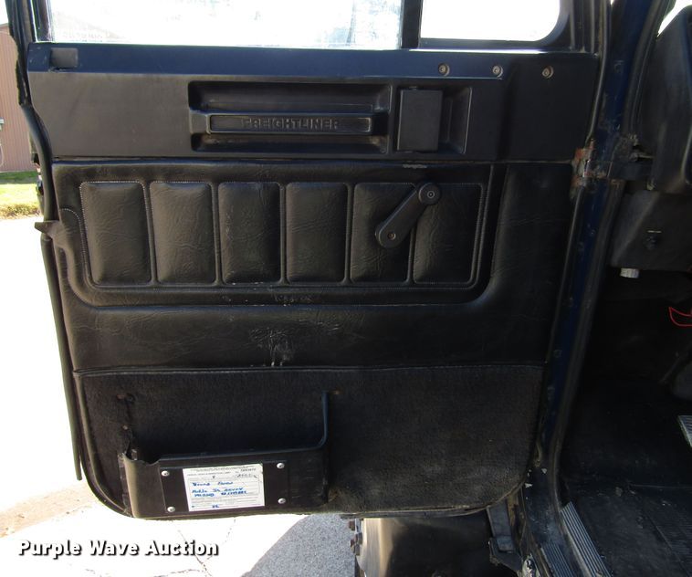 image for item DG6645 1994 Freightliner FLD120 semi truck