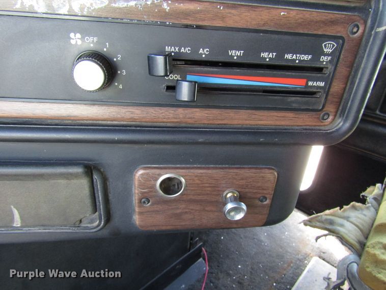 image for item DG6645 1994 Freightliner FLD120 semi truck