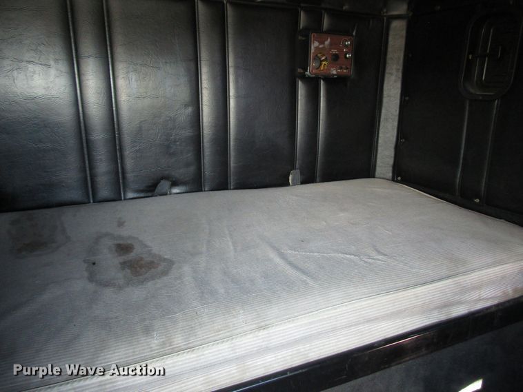 image for item DG6645 1994 Freightliner FLD120 semi truck