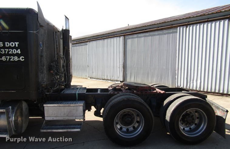 image for item DG6645 1994 Freightliner FLD120 semi truck