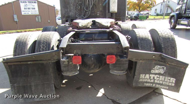 image for item DG6645 1994 Freightliner FLD120 semi truck