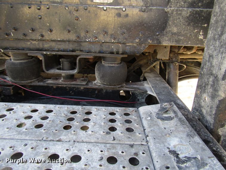 image for item DG6645 1994 Freightliner FLD120 semi truck