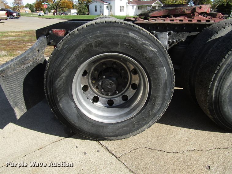 image for item DG6645 1994 Freightliner FLD120 semi truck