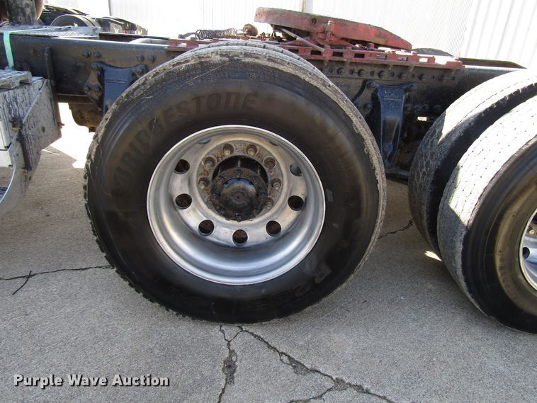 image for item DG6645 1994 Freightliner FLD120 semi truck