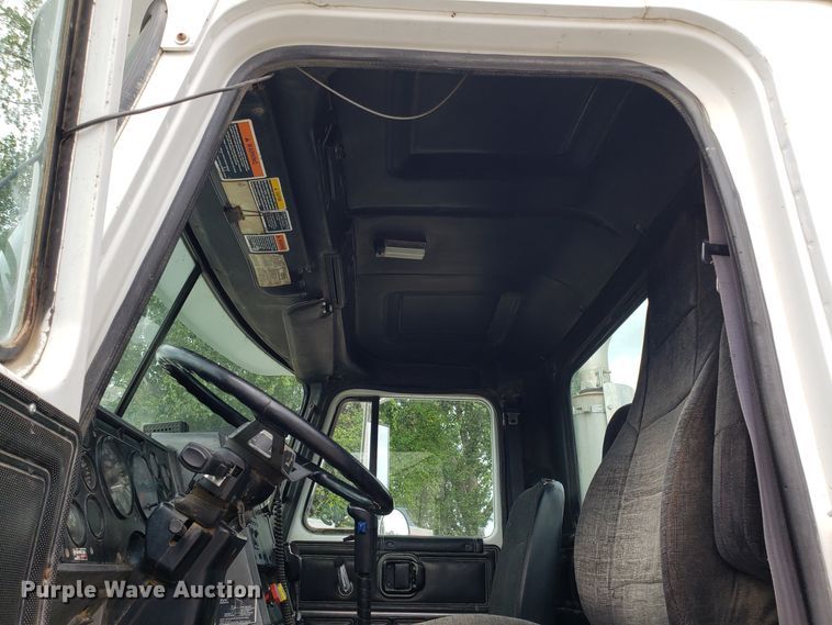 image for item DG7685 1994 Mack CH613 semi truck