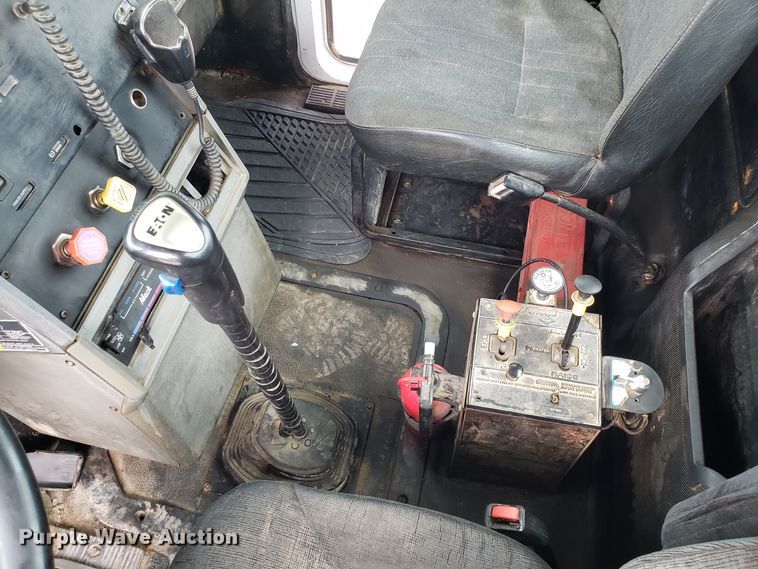 image for item DG7685 1994 Mack CH613 semi truck