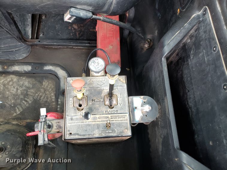 image for item DG7685 1994 Mack CH613 semi truck