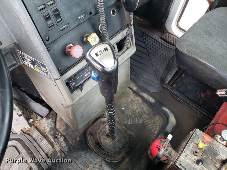 image for item DG7685 1994 Mack CH613 semi truck