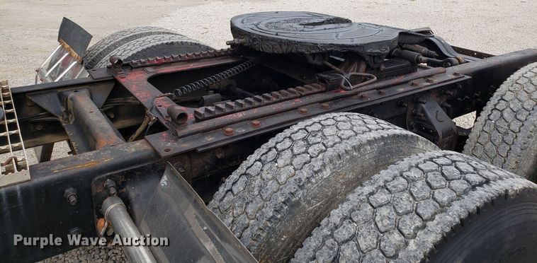 image for item DG7685 1994 Mack CH613 semi truck