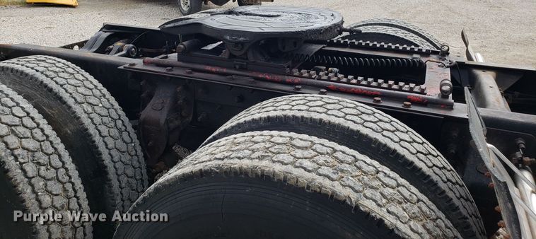 image for item DG7685 1994 Mack CH613 semi truck