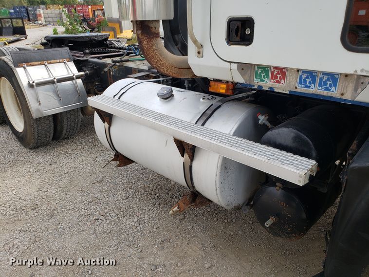 image for item DG7685 1994 Mack CH613 semi truck