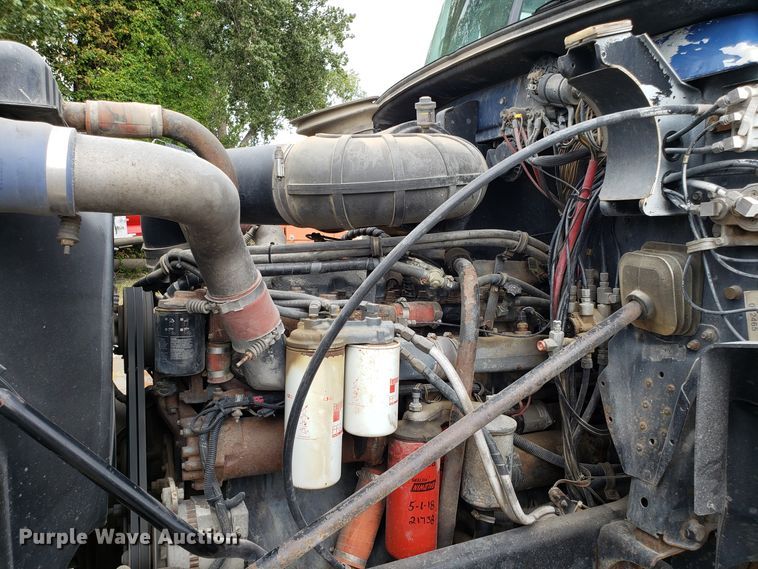 image for item DG7685 1994 Mack CH613 semi truck