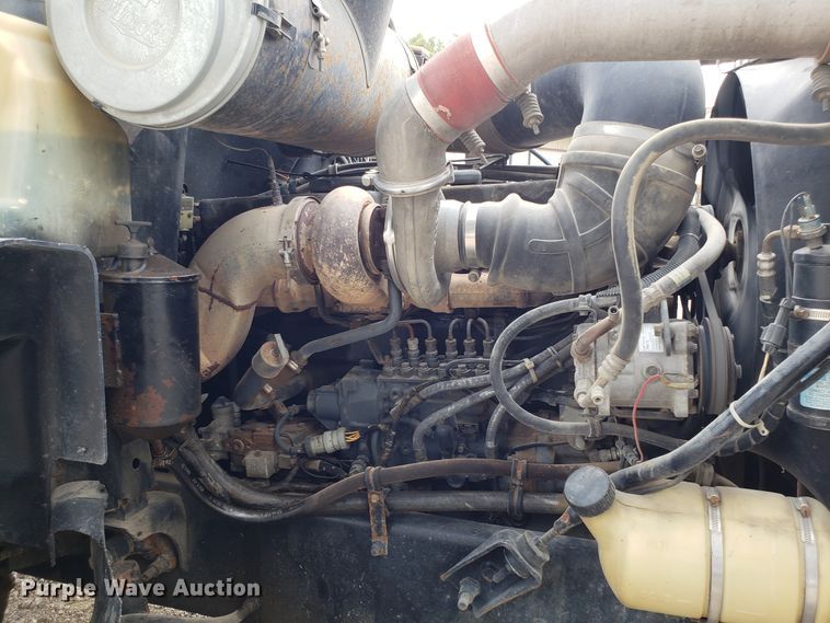 image for item DG7685 1994 Mack CH613 semi truck