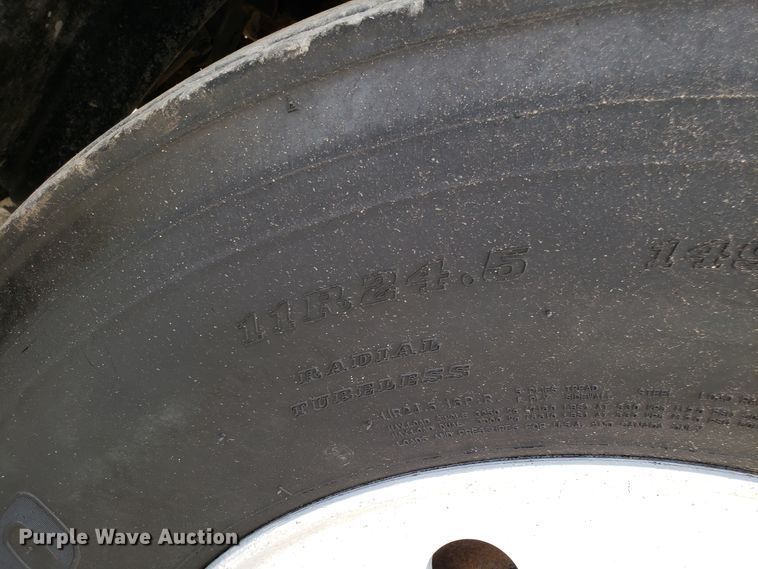 image for item DG7685 1994 Mack CH613 semi truck