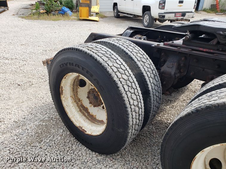 image for item DG7685 1994 Mack CH613 semi truck