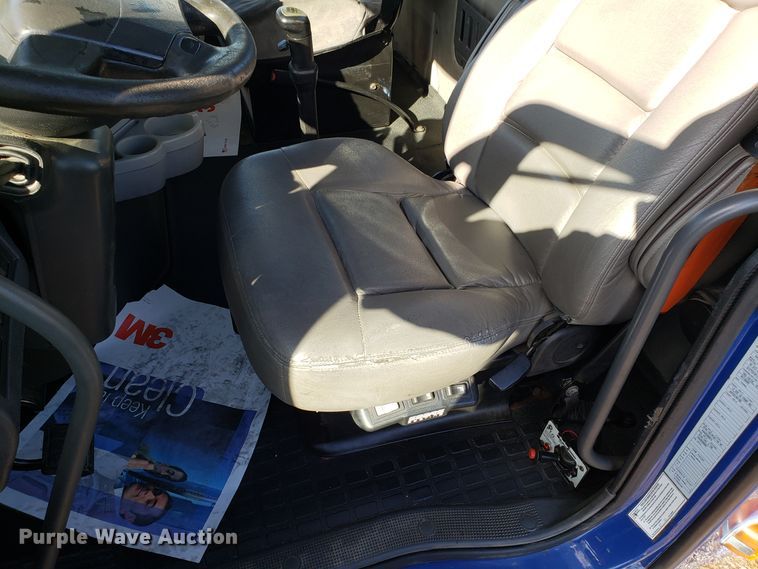 image for item DG8817 2006 Volvo VN semi truck