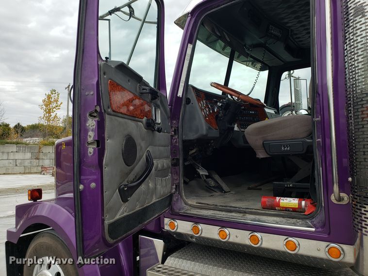 image for item DG8820 2006 Western Star 4900EX semi truck