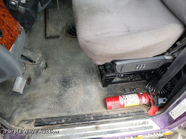 image for item DG8820 2006 Western Star 4900EX semi truck