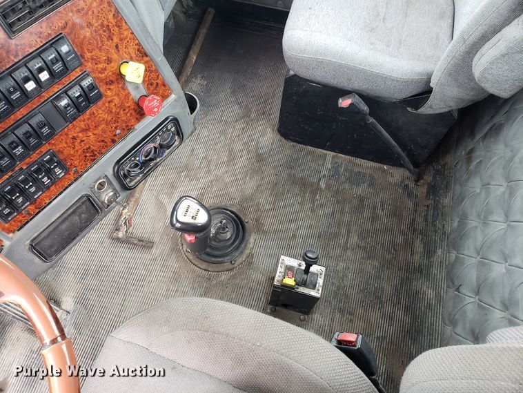 image for item DG8820 2006 Western Star 4900EX semi truck