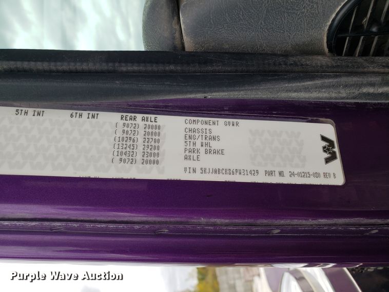 image for item DG8820 2006 Western Star 4900EX semi truck