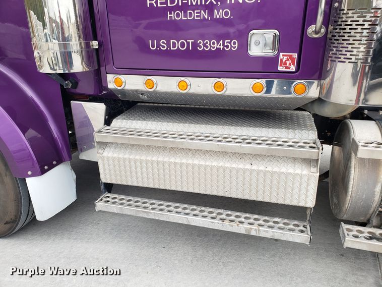 image for item DG8820 2006 Western Star 4900EX semi truck