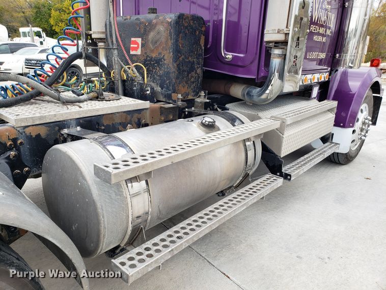 image for item DG8820 2006 Western Star 4900EX semi truck