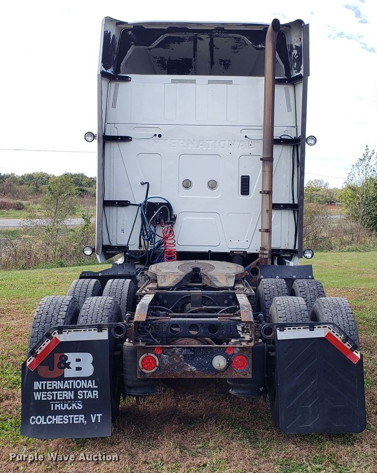 image for item DG8839 2012 International ProStar semi truck