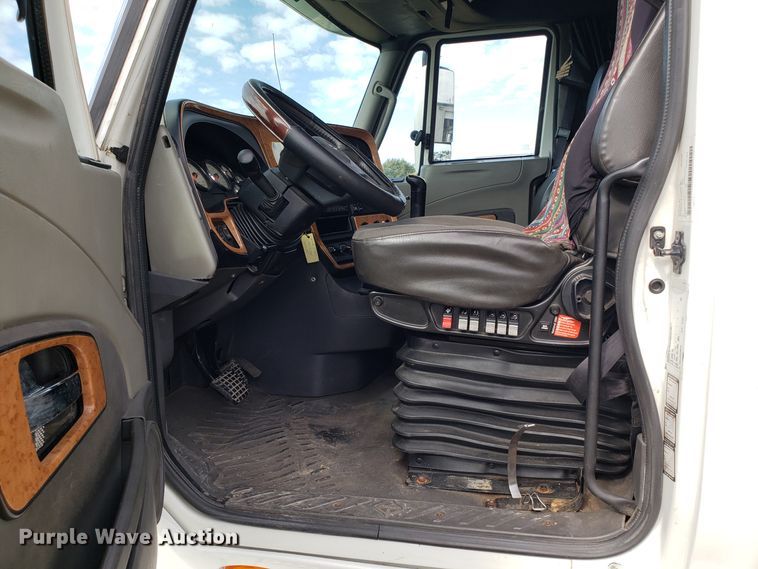 image for item DG8839 2012 International ProStar semi truck