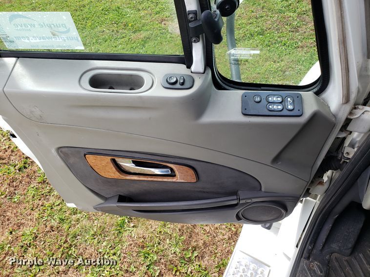 image for item DG8839 2012 International ProStar semi truck