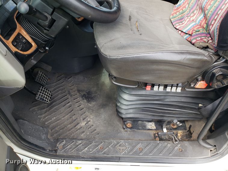 image for item DG8839 2012 International ProStar semi truck