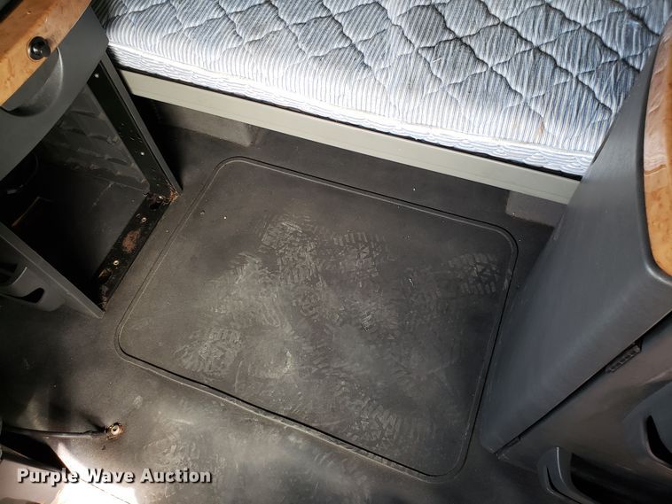 image for item DG8839 2012 International ProStar semi truck