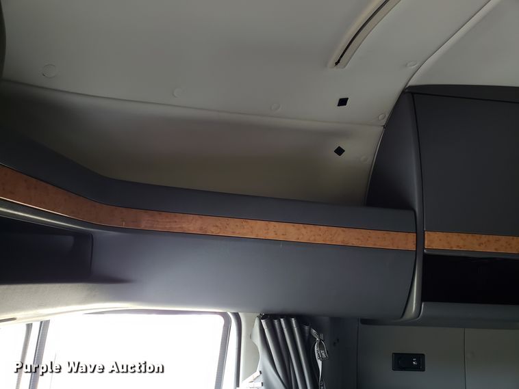 image for item DG8839 2012 International ProStar semi truck