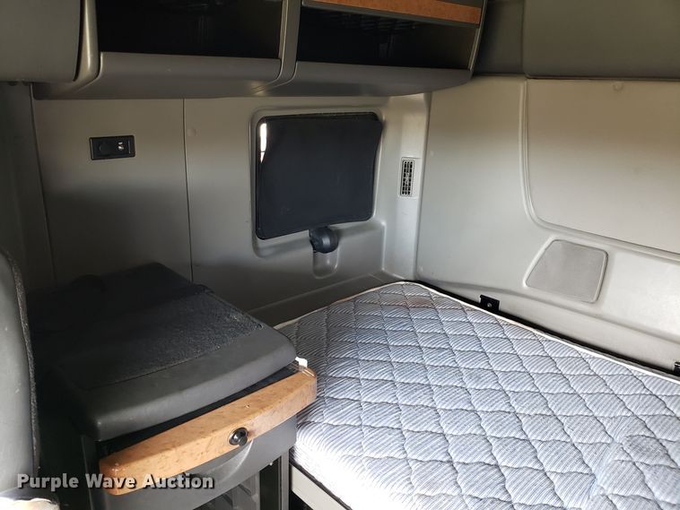 image for item DG8839 2012 International ProStar semi truck