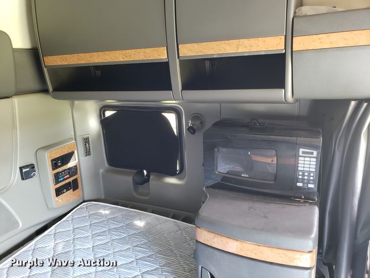 image for item DG8839 2012 International ProStar semi truck