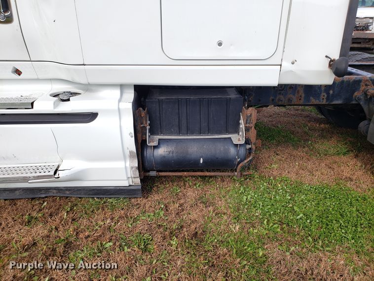 image for item DG8839 2012 International ProStar semi truck