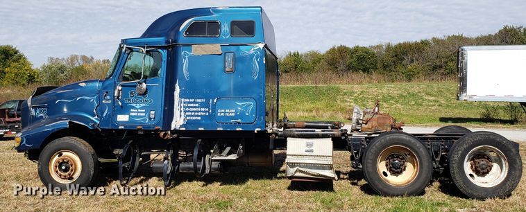 image for item DG8857 2006 International 9400i truck cab and chassis