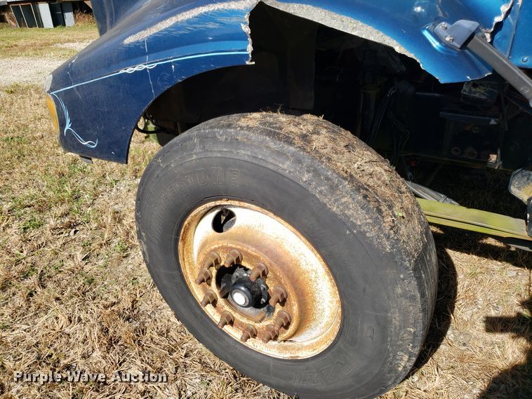 image for item DG8857 2006 International 9400i truck cab and chassis