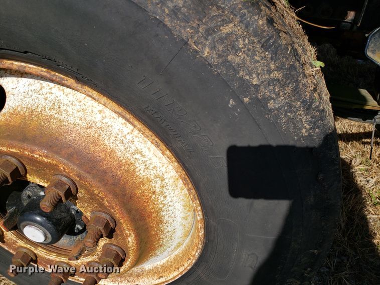 image for item DG8857 2006 International 9400i truck cab and chassis