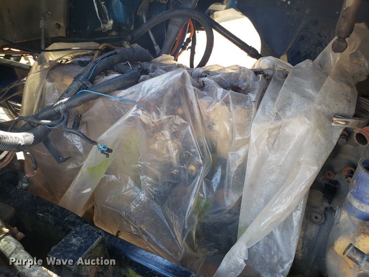 image for item DG8857 2006 International 9400i truck cab and chassis