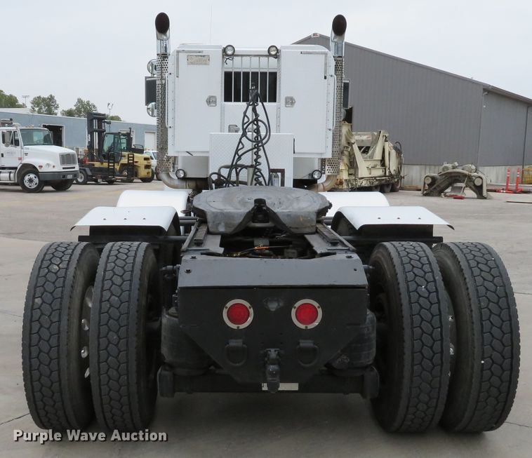 image for item DH1630 2011 Kenworth T800 semi truck