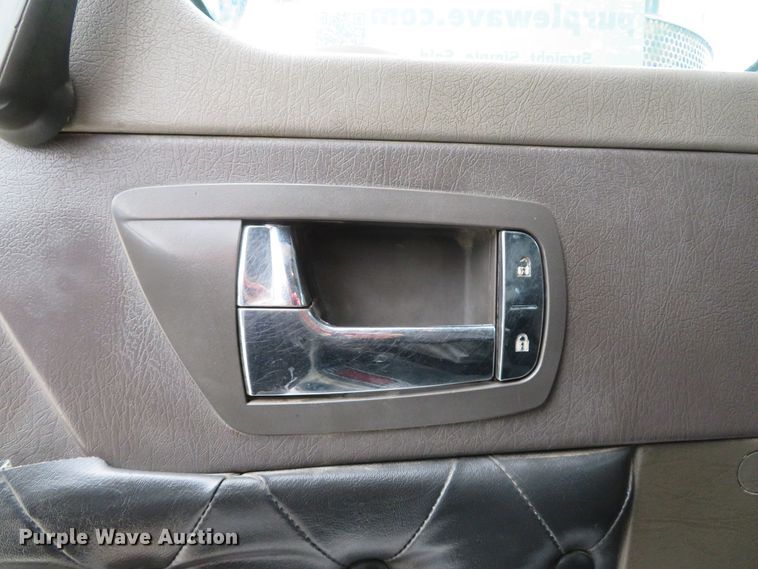 image for item DH1630 2011 Kenworth T800 semi truck